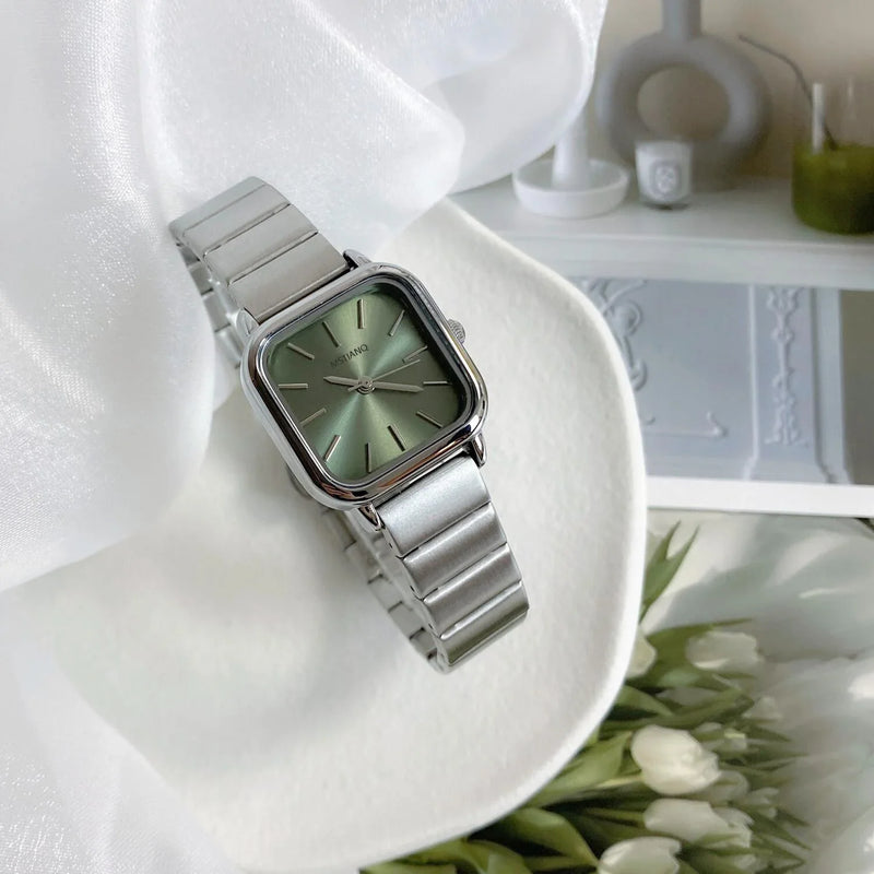 Stylish Women’s Quartz Watch – zkceenier 1076